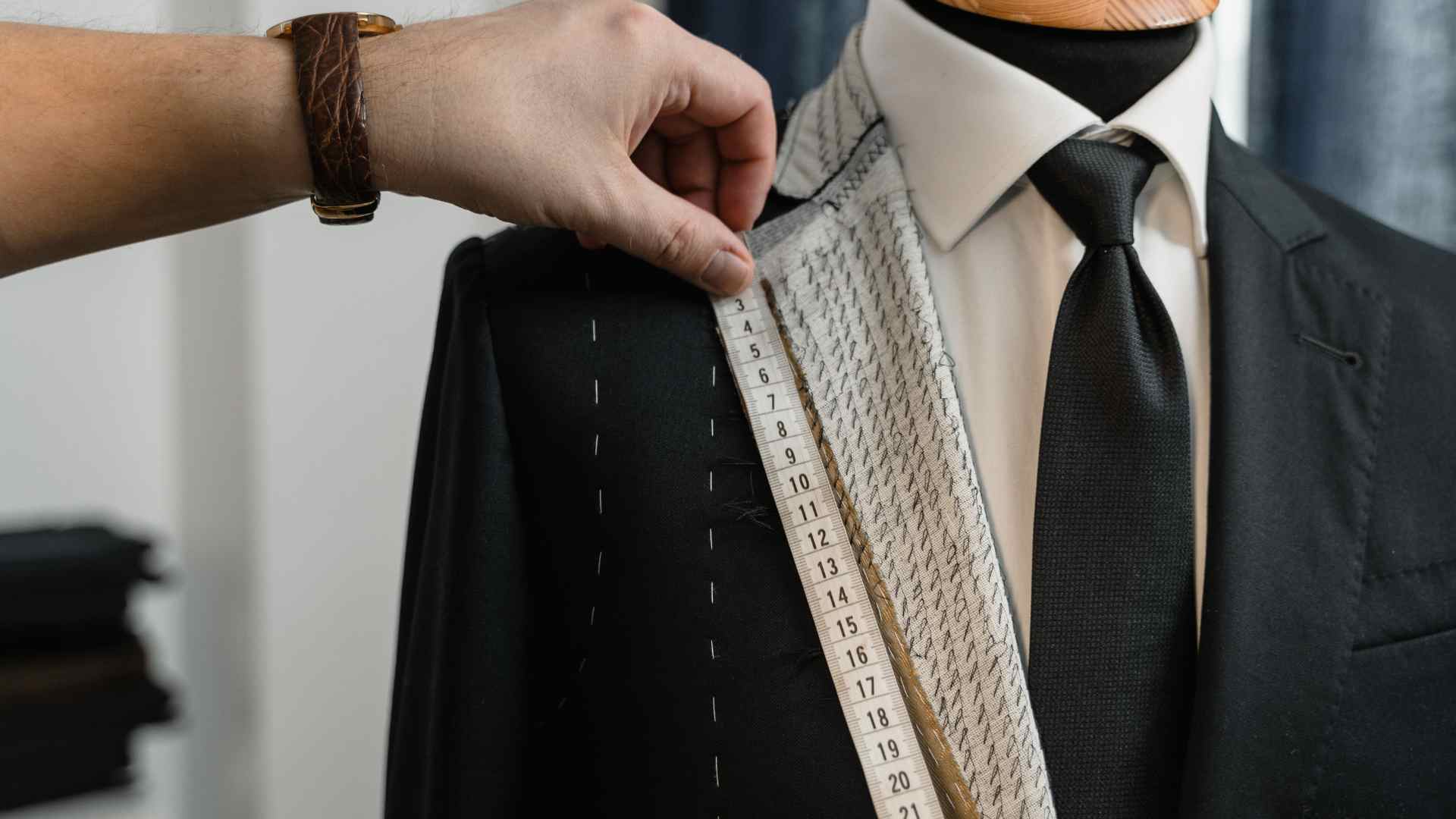 How to Measure Dress Shirt Sleeve Length