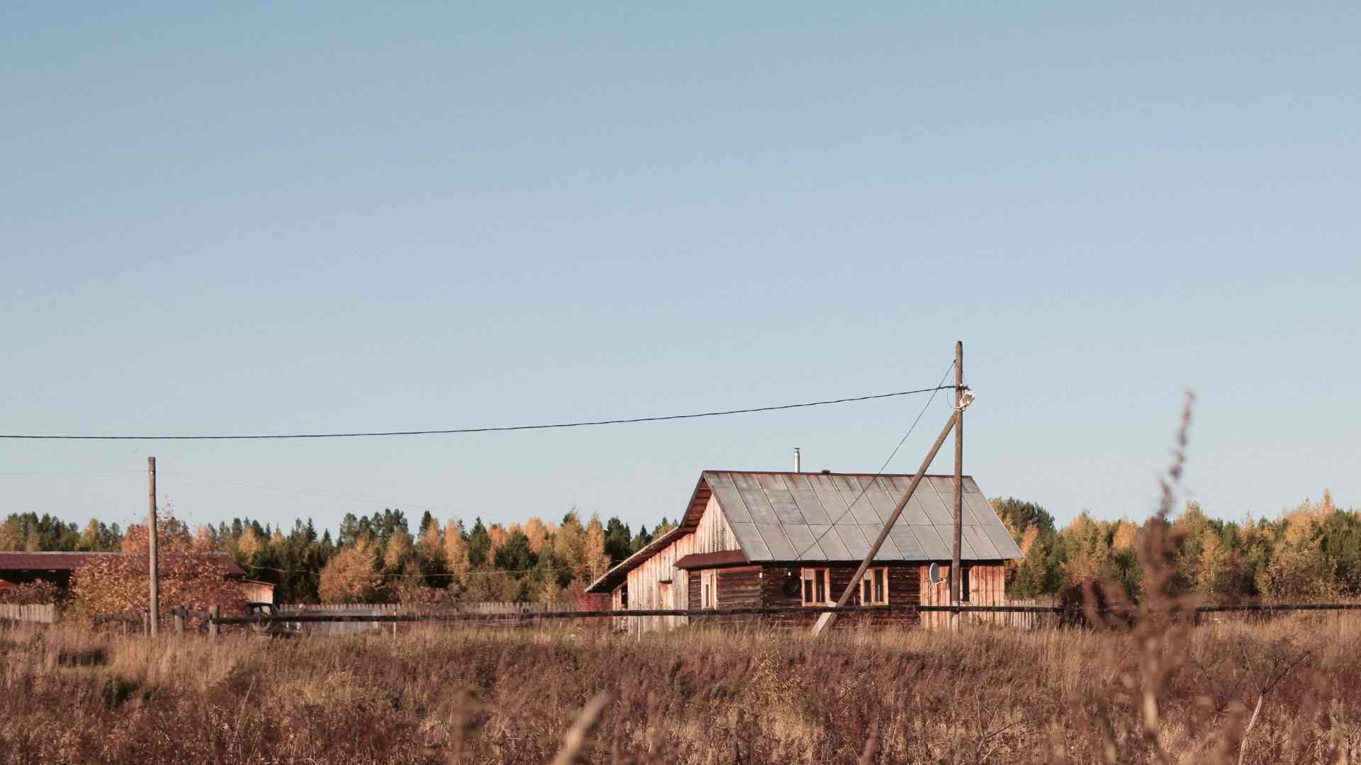 How do urban living and rural living compare in terms of environmental impact?